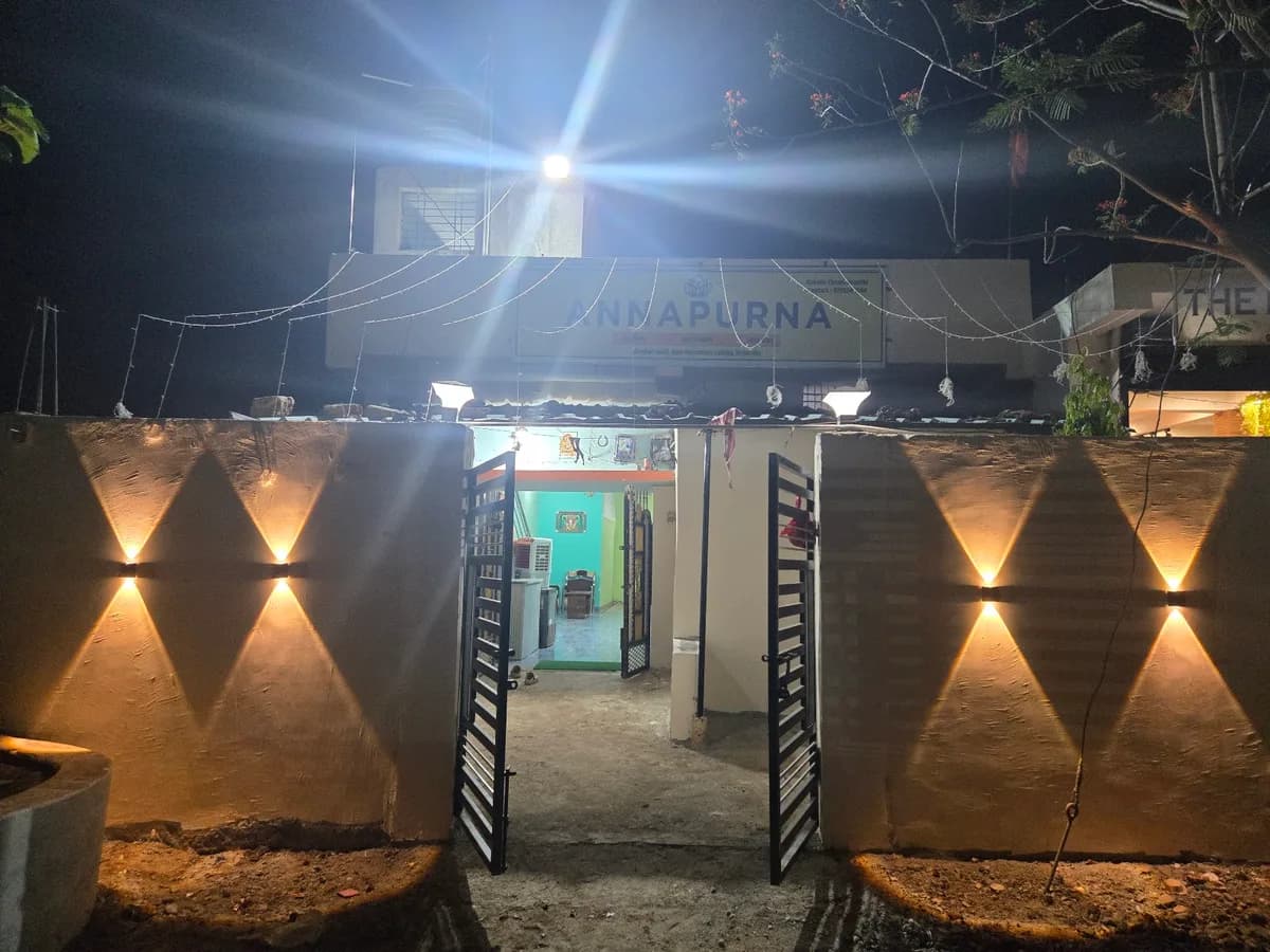 Annapurna Lodge & Guest House in Bus Stand, Kawardha