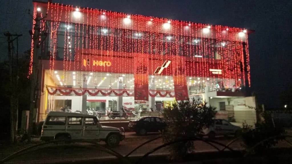Saraswati Motors Hero MotoCorp showroom building on Raipur Road in Kawardha